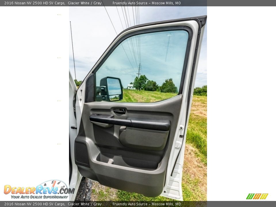 2016 Nissan NV 2500 HD SV Cargo Glacier White / Gray Photo #28