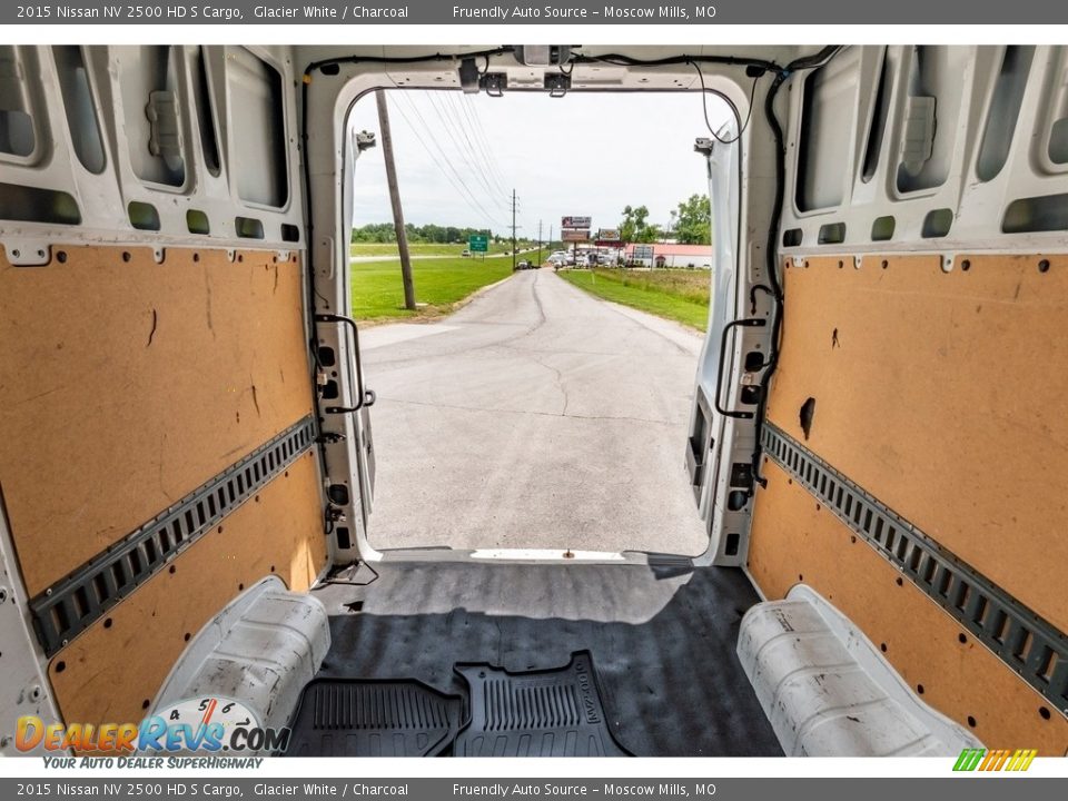 2015 Nissan NV 2500 HD S Cargo Trunk Photo #26