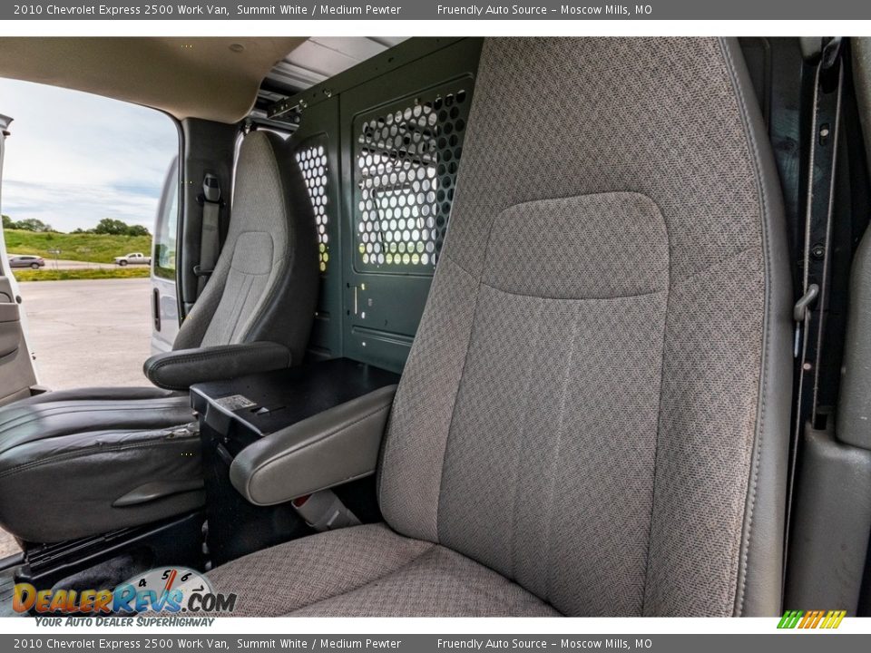 2010 Chevrolet Express 2500 Work Van Summit White / Medium Pewter Photo #17