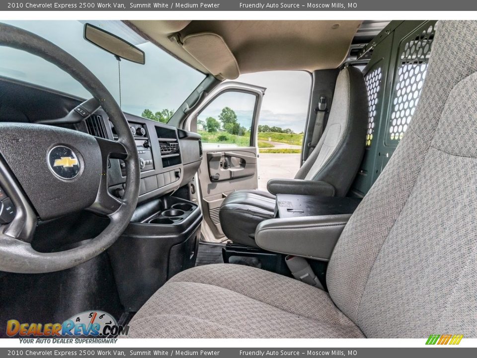 2010 Chevrolet Express 2500 Work Van Summit White / Medium Pewter Photo #18