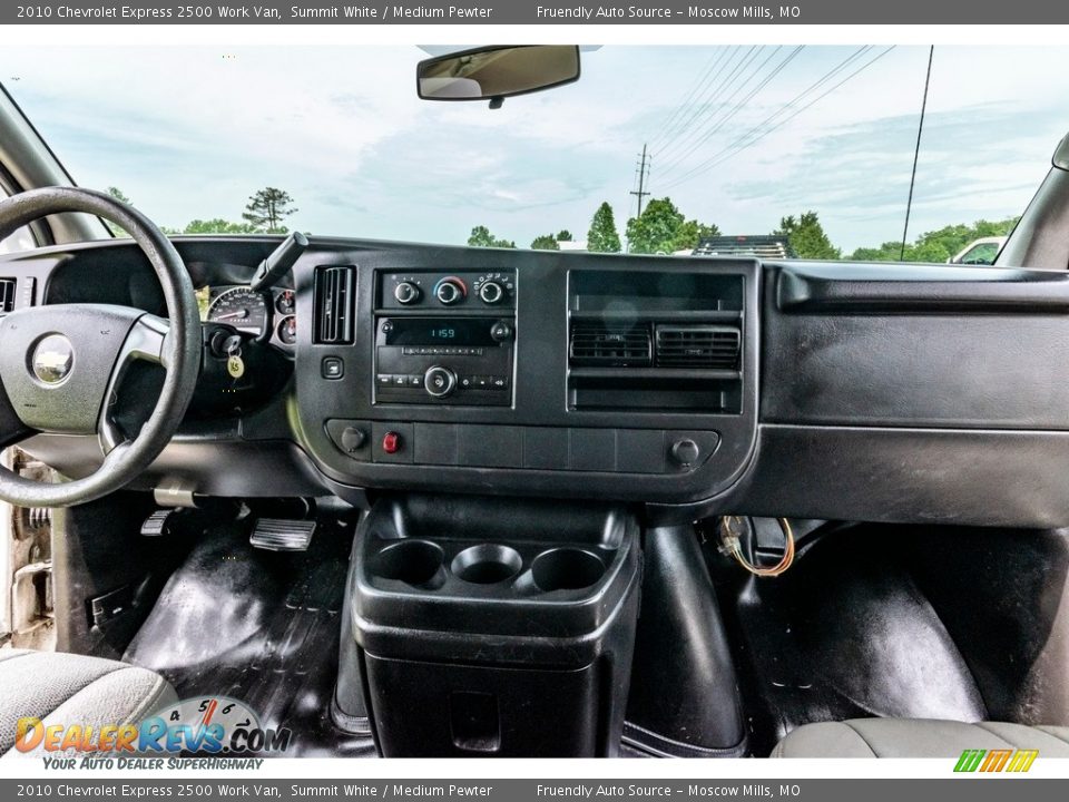 2010 Chevrolet Express 2500 Work Van Summit White / Medium Pewter Photo #32