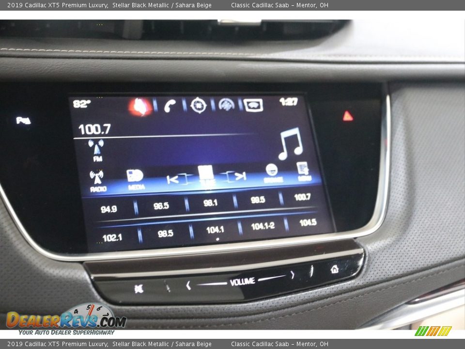 Controls of 2019 Cadillac XT5 Premium Luxury Photo #11