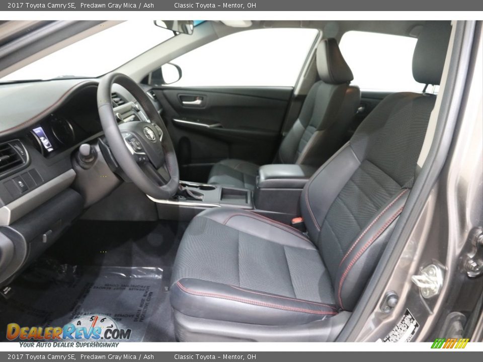 2017 Toyota Camry SE Predawn Gray Mica / Ash Photo #6