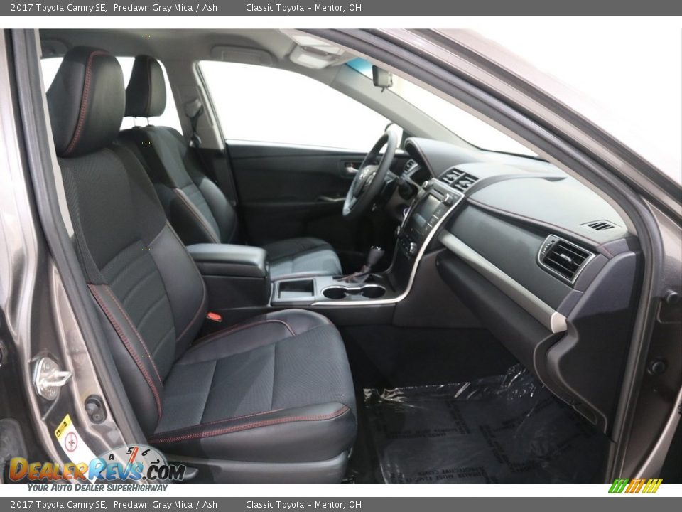 2017 Toyota Camry SE Predawn Gray Mica / Ash Photo #14