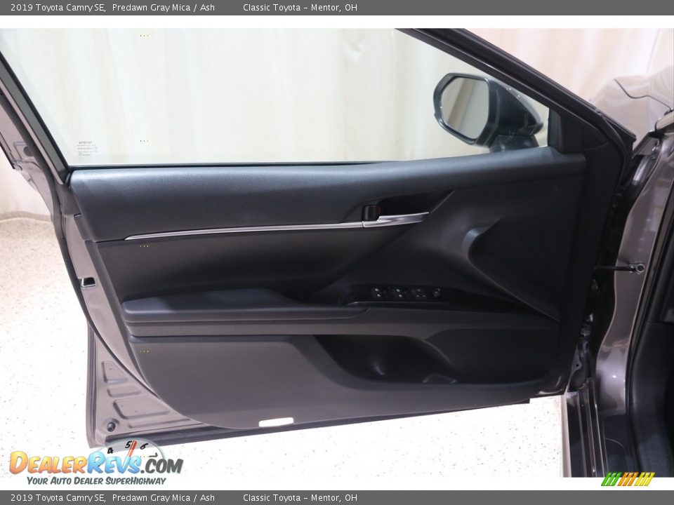 2019 Toyota Camry SE Predawn Gray Mica / Ash Photo #5