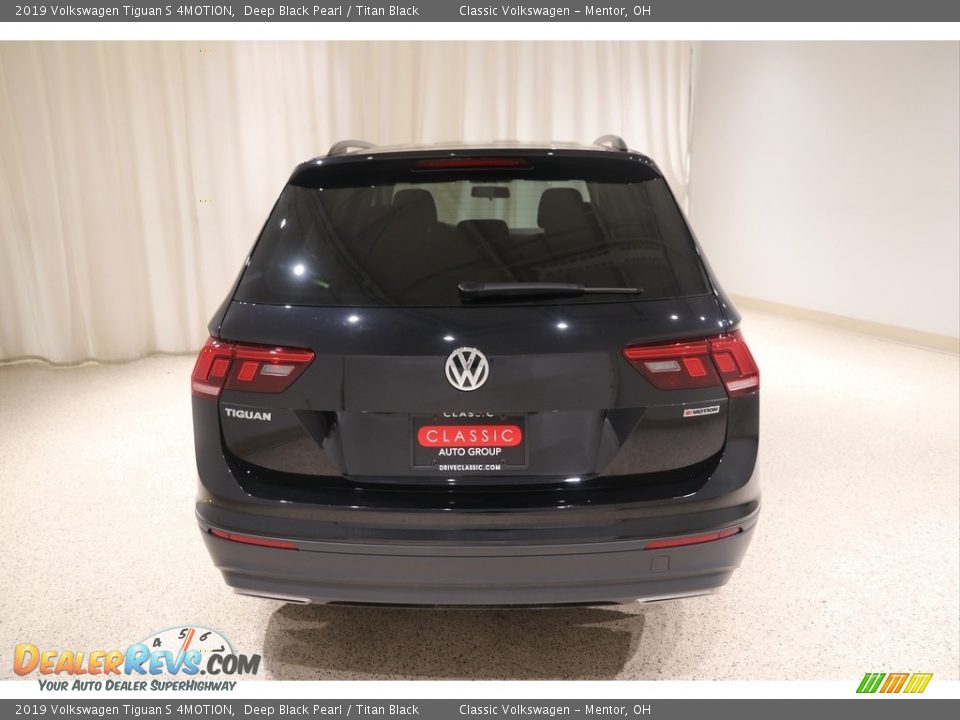 2019 Volkswagen Tiguan S 4MOTION Deep Black Pearl / Titan Black Photo #4