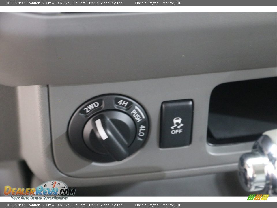 2019 Nissan Frontier SV Crew Cab 4x4 Brilliant Silver / Graphite/Steel Photo #10