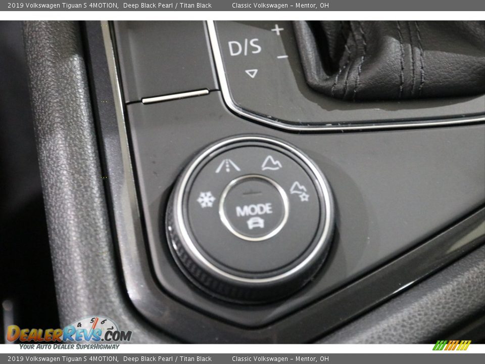 2019 Volkswagen Tiguan S 4MOTION Deep Black Pearl / Titan Black Photo #13