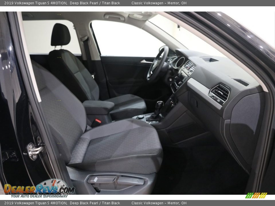 2019 Volkswagen Tiguan S 4MOTION Deep Black Pearl / Titan Black Photo #15