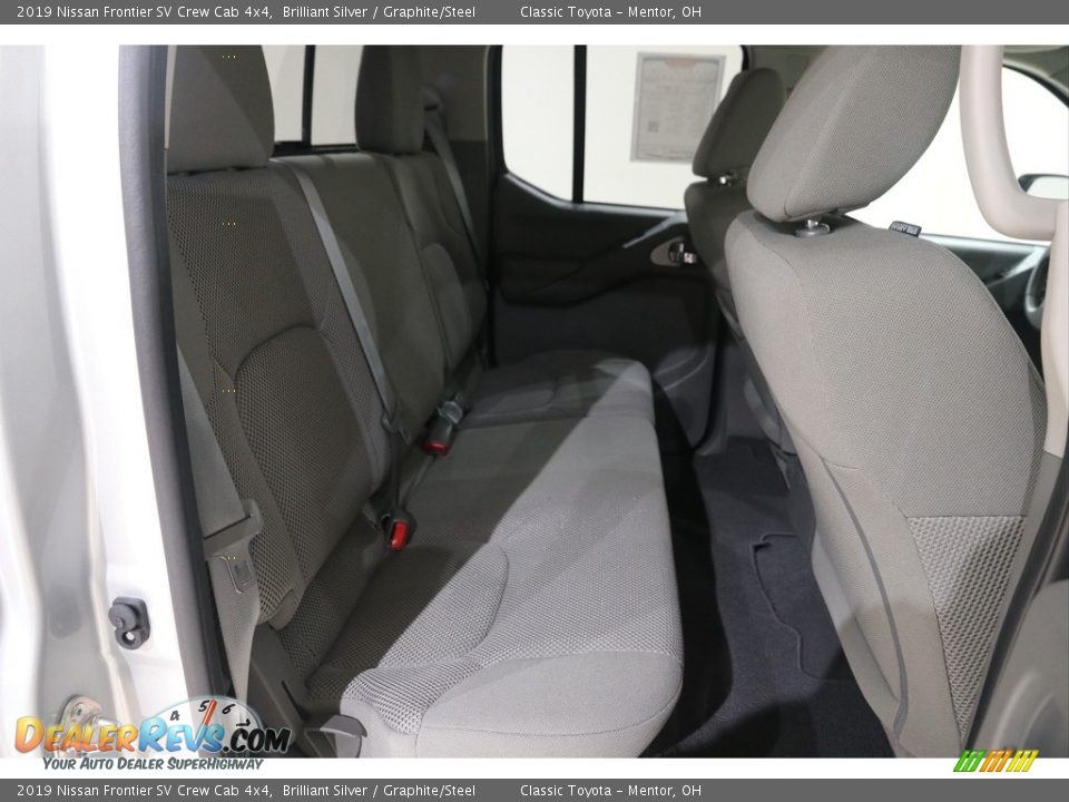 2019 Nissan Frontier SV Crew Cab 4x4 Brilliant Silver / Graphite/Steel Photo #15