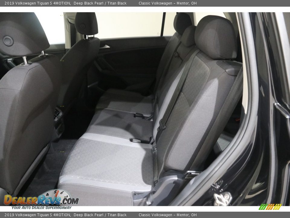 2019 Volkswagen Tiguan S 4MOTION Deep Black Pearl / Titan Black Photo #18