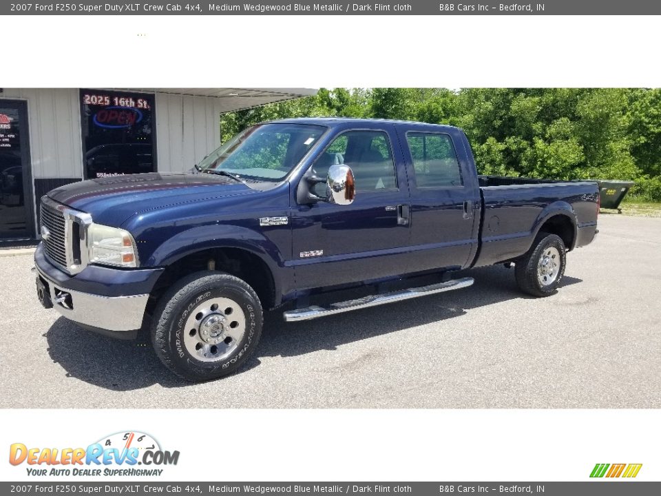 2007 Ford F250 Super Duty XLT Crew Cab 4x4 Medium Wedgewood Blue Metallic / Dark Flint cloth Photo #1