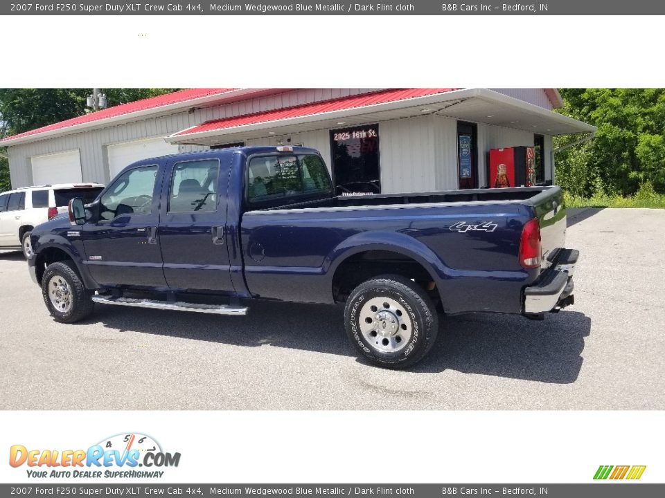 2007 Ford F250 Super Duty XLT Crew Cab 4x4 Medium Wedgewood Blue Metallic / Dark Flint cloth Photo #2