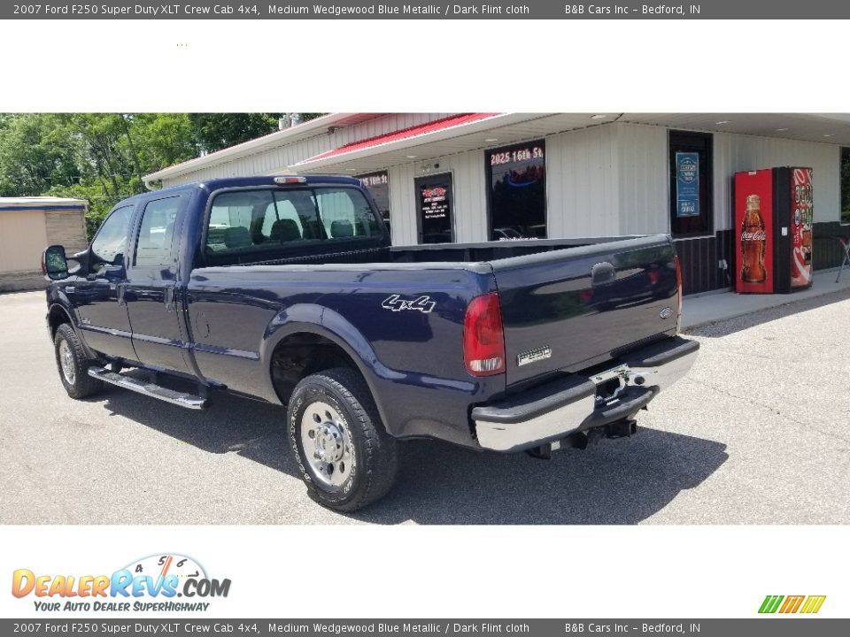 2007 Ford F250 Super Duty XLT Crew Cab 4x4 Medium Wedgewood Blue Metallic / Dark Flint cloth Photo #3