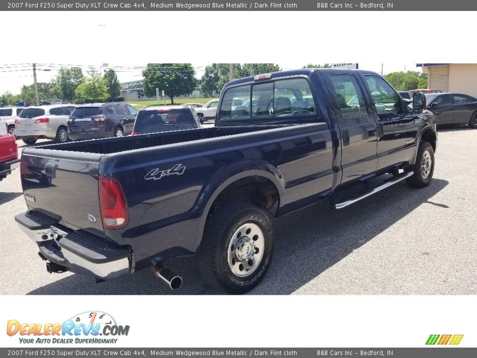2007 Ford F250 Super Duty XLT Crew Cab 4x4 Medium Wedgewood Blue Metallic / Dark Flint cloth Photo #5