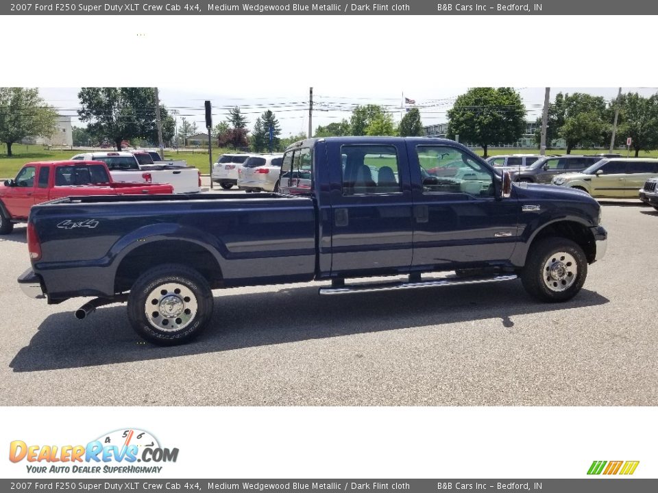 2007 Ford F250 Super Duty XLT Crew Cab 4x4 Medium Wedgewood Blue Metallic / Dark Flint cloth Photo #6
