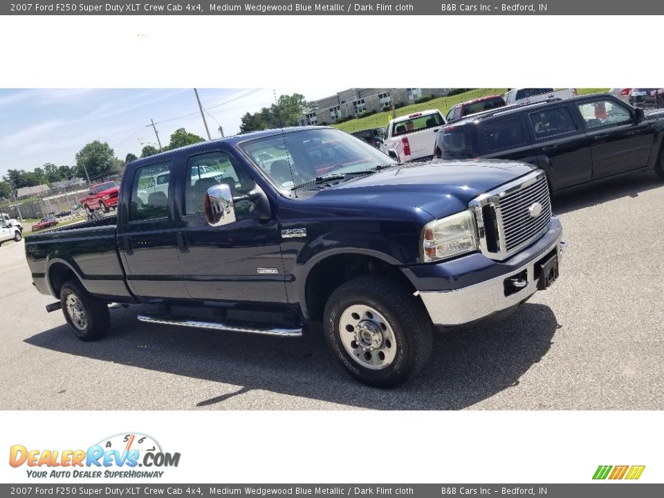 2007 Ford F250 Super Duty XLT Crew Cab 4x4 Medium Wedgewood Blue Metallic / Dark Flint cloth Photo #7
