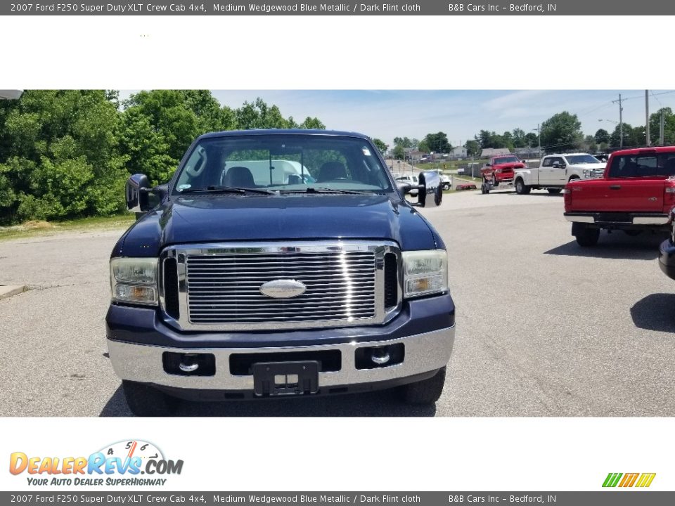 2007 Ford F250 Super Duty XLT Crew Cab 4x4 Medium Wedgewood Blue Metallic / Dark Flint cloth Photo #8