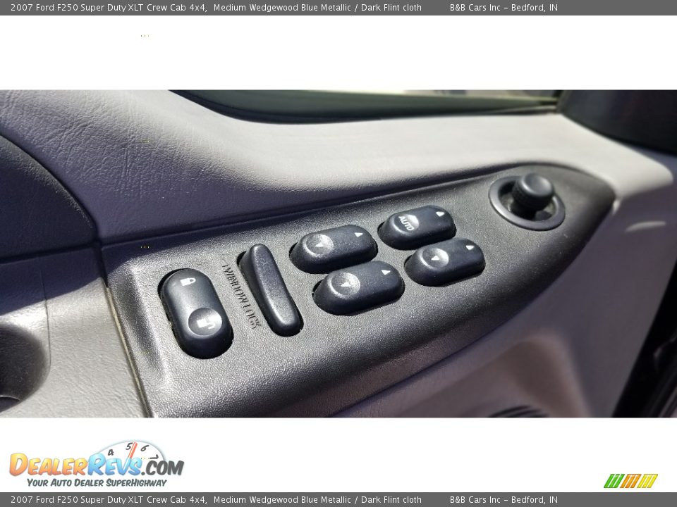 2007 Ford F250 Super Duty XLT Crew Cab 4x4 Medium Wedgewood Blue Metallic / Dark Flint cloth Photo #12
