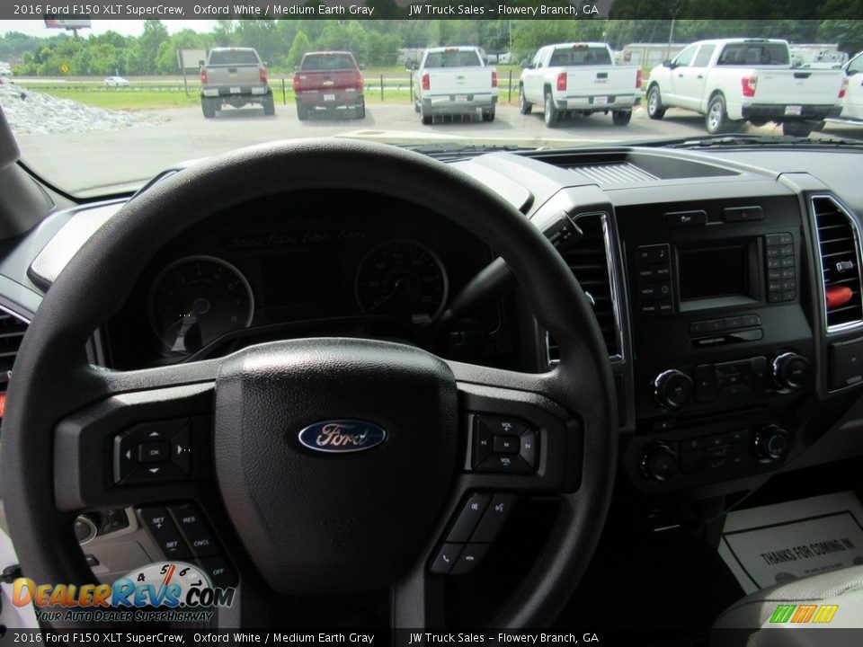 2016 Ford F150 XLT SuperCrew Oxford White / Medium Earth Gray Photo #26