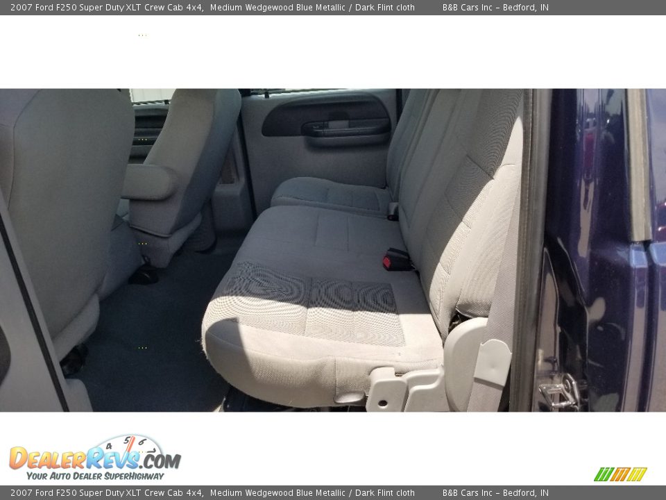 2007 Ford F250 Super Duty XLT Crew Cab 4x4 Medium Wedgewood Blue Metallic / Dark Flint cloth Photo #17