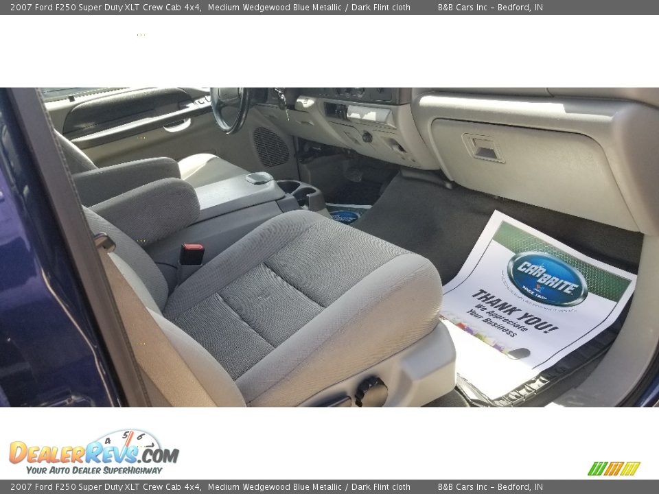 2007 Ford F250 Super Duty XLT Crew Cab 4x4 Medium Wedgewood Blue Metallic / Dark Flint cloth Photo #21