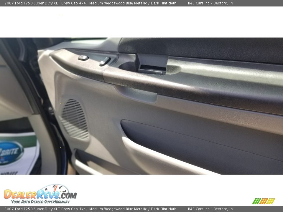 2007 Ford F250 Super Duty XLT Crew Cab 4x4 Medium Wedgewood Blue Metallic / Dark Flint cloth Photo #22