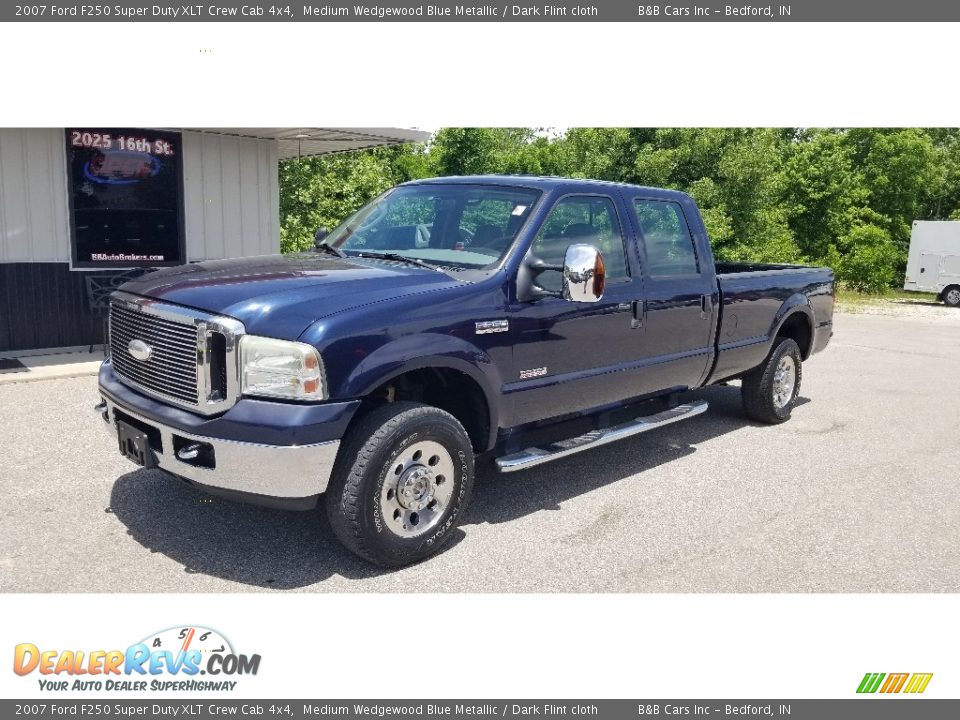 2007 Ford F250 Super Duty XLT Crew Cab 4x4 Medium Wedgewood Blue Metallic / Dark Flint cloth Photo #27