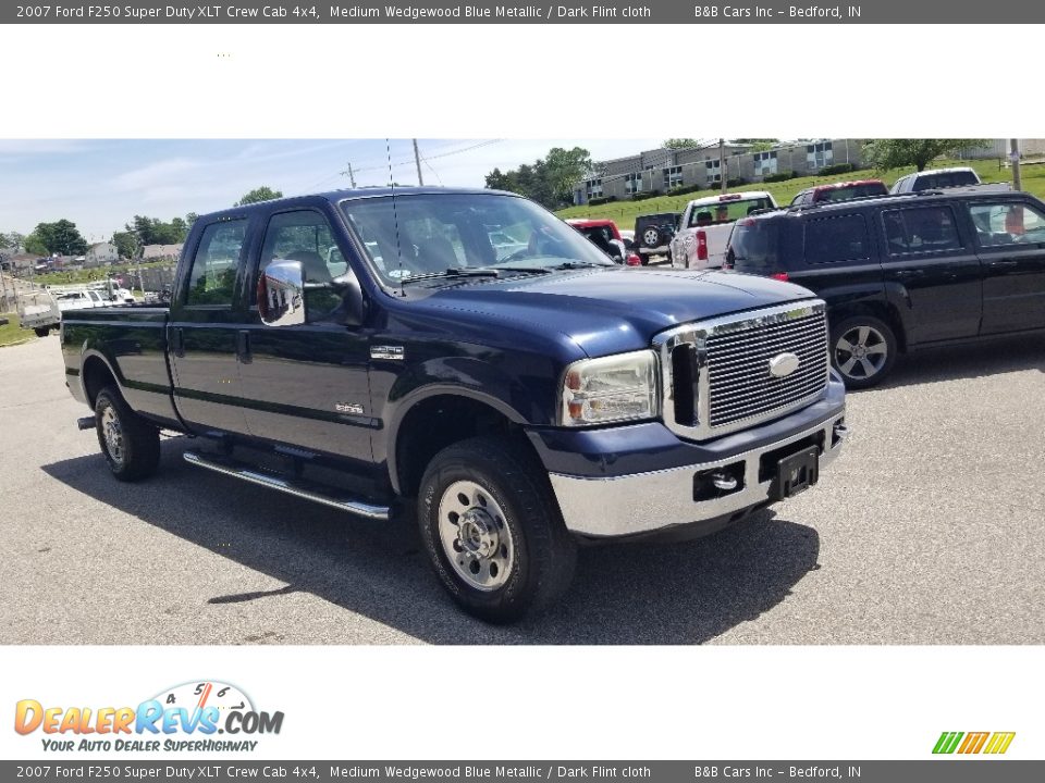 2007 Ford F250 Super Duty XLT Crew Cab 4x4 Medium Wedgewood Blue Metallic / Dark Flint cloth Photo #28