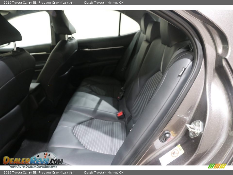 2019 Toyota Camry SE Predawn Gray Mica / Ash Photo #16