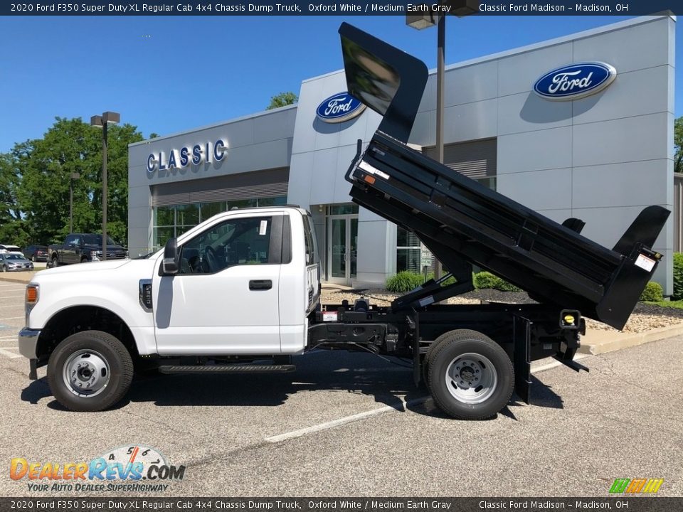 2020 Ford F350 Super Duty XL Regular Cab 4x4 Chassis Dump Truck Oxford White / Medium Earth Gray Photo #3