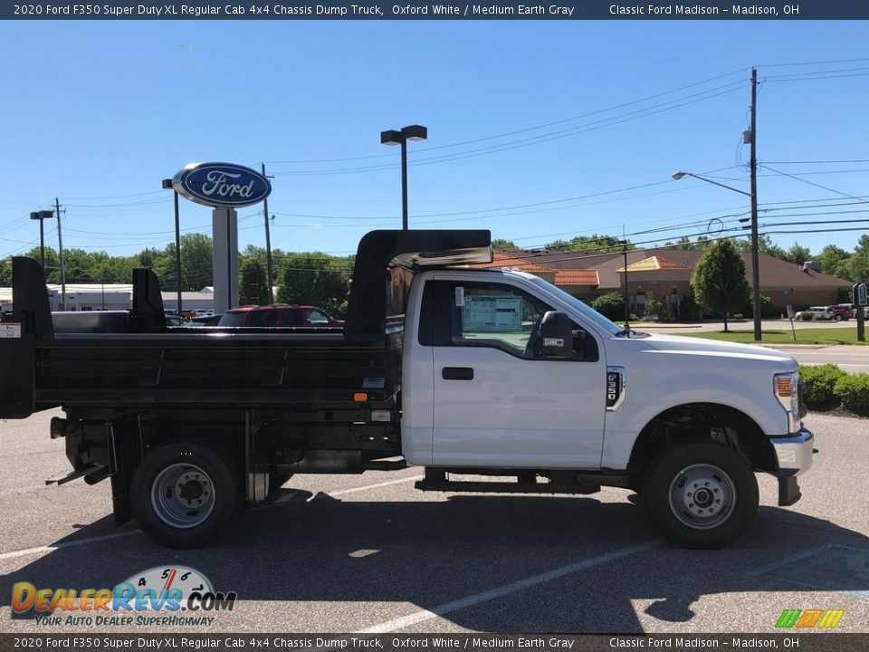 2020 Ford F350 Super Duty XL Regular Cab 4x4 Chassis Dump Truck Oxford White / Medium Earth Gray Photo #9