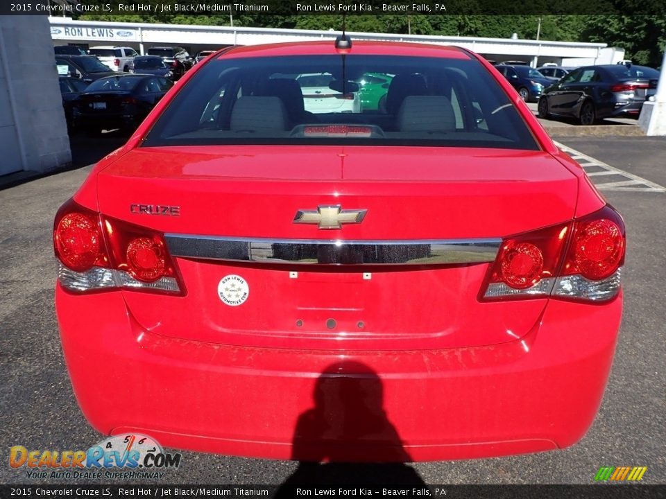 2015 Chevrolet Cruze LS Red Hot / Jet Black/Medium Titanium Photo #4