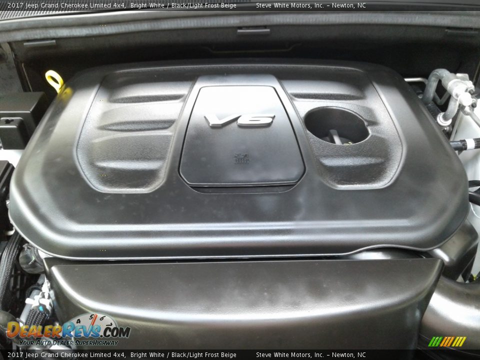 2017 Jeep Grand Cherokee Limited 4x4 Bright White / Black/Light Frost Beige Photo #9