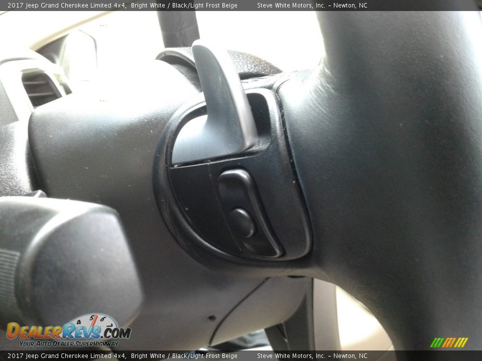 2017 Jeep Grand Cherokee Limited 4x4 Bright White / Black/Light Frost Beige Photo #12