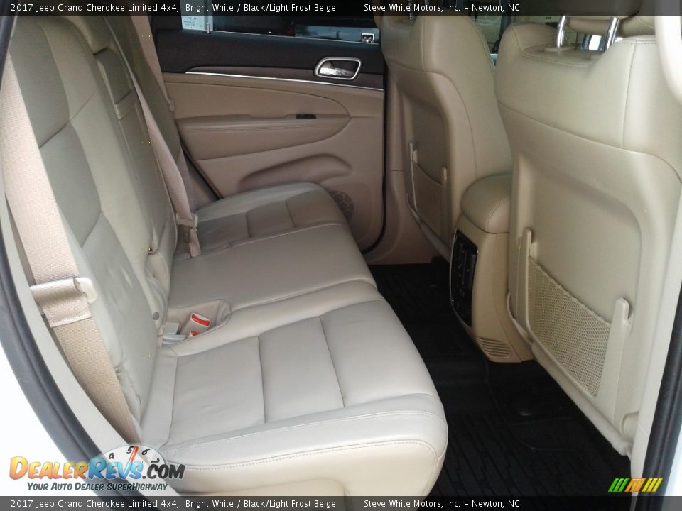 2017 Jeep Grand Cherokee Limited 4x4 Bright White / Black/Light Frost Beige Photo #17