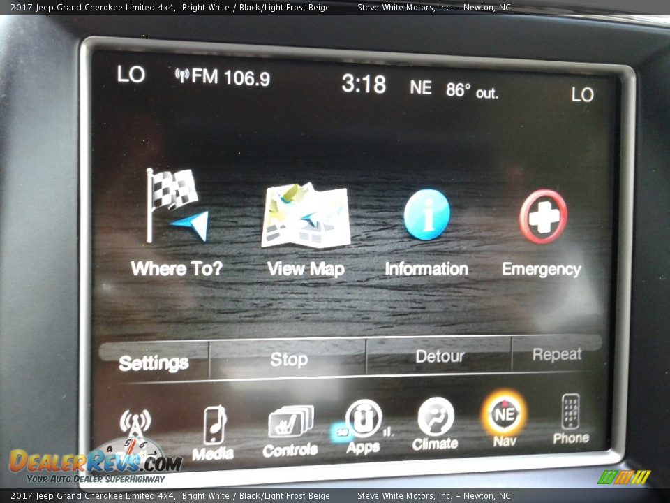 2017 Jeep Grand Cherokee Limited 4x4 Bright White / Black/Light Frost Beige Photo #24