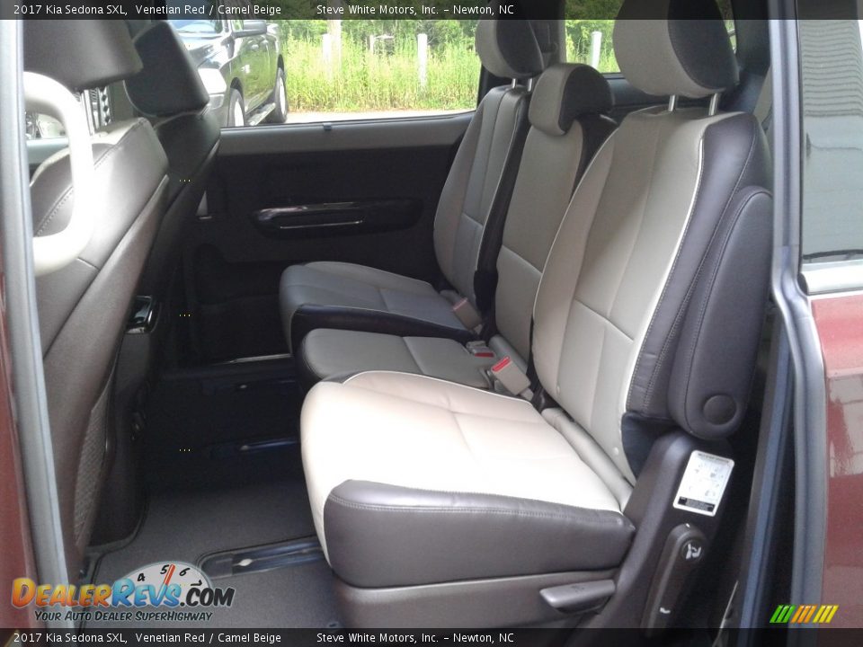 Rear Seat of 2017 Kia Sedona SXL Photo #13