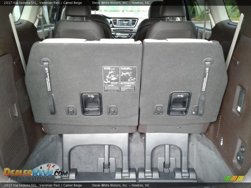 2017 Kia Sedona SXL Trunk Photo #16