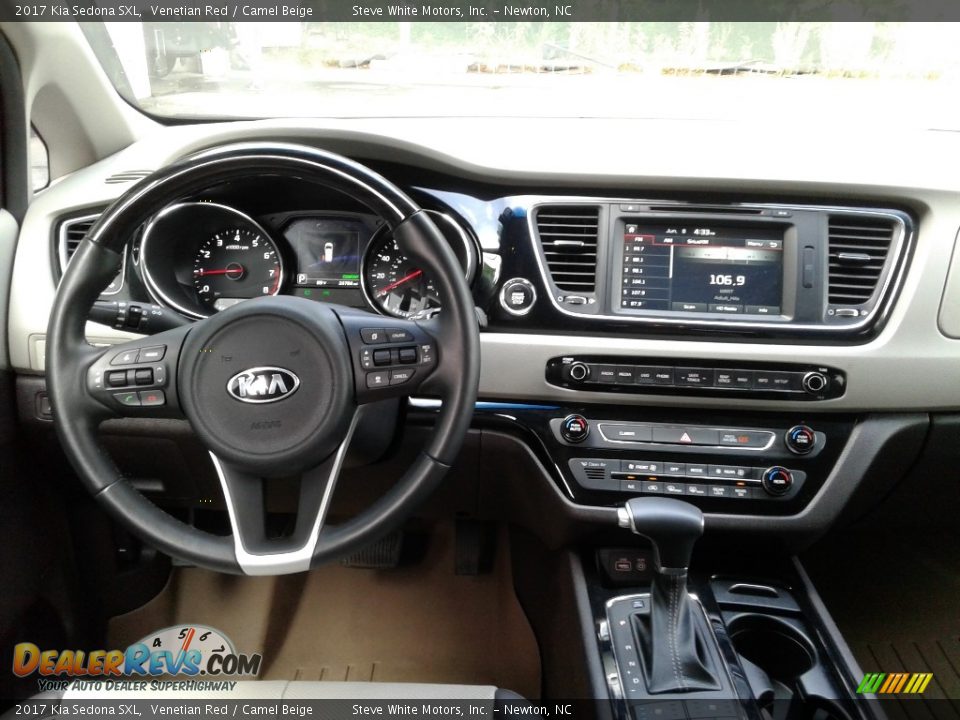 Dashboard of 2017 Kia Sedona SXL Photo #19