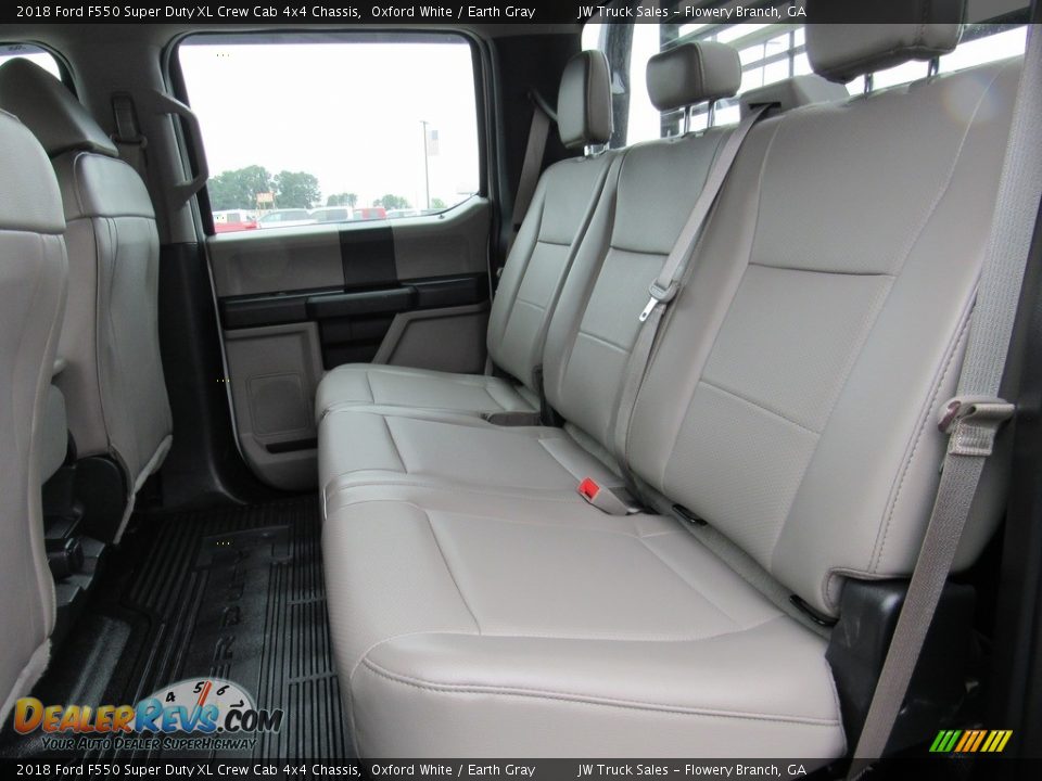 Rear Seat of 2018 Ford F550 Super Duty XL Crew Cab 4x4 Chassis Photo #10