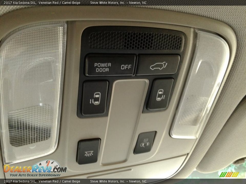 Controls of 2017 Kia Sedona SXL Photo #36