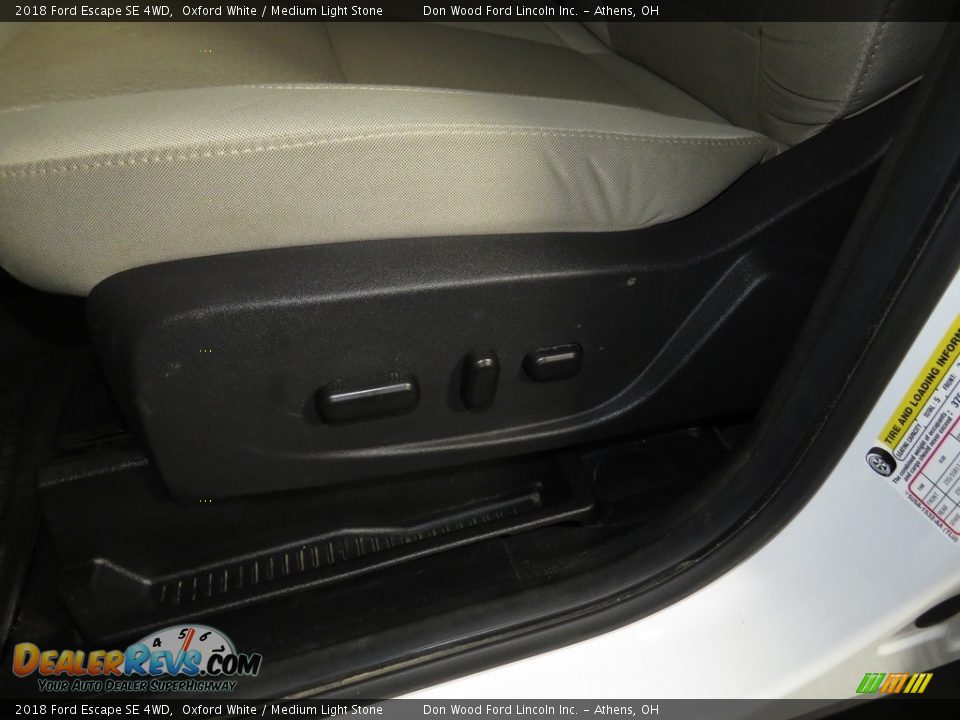 2018 Ford Escape SE 4WD Oxford White / Medium Light Stone Photo #18