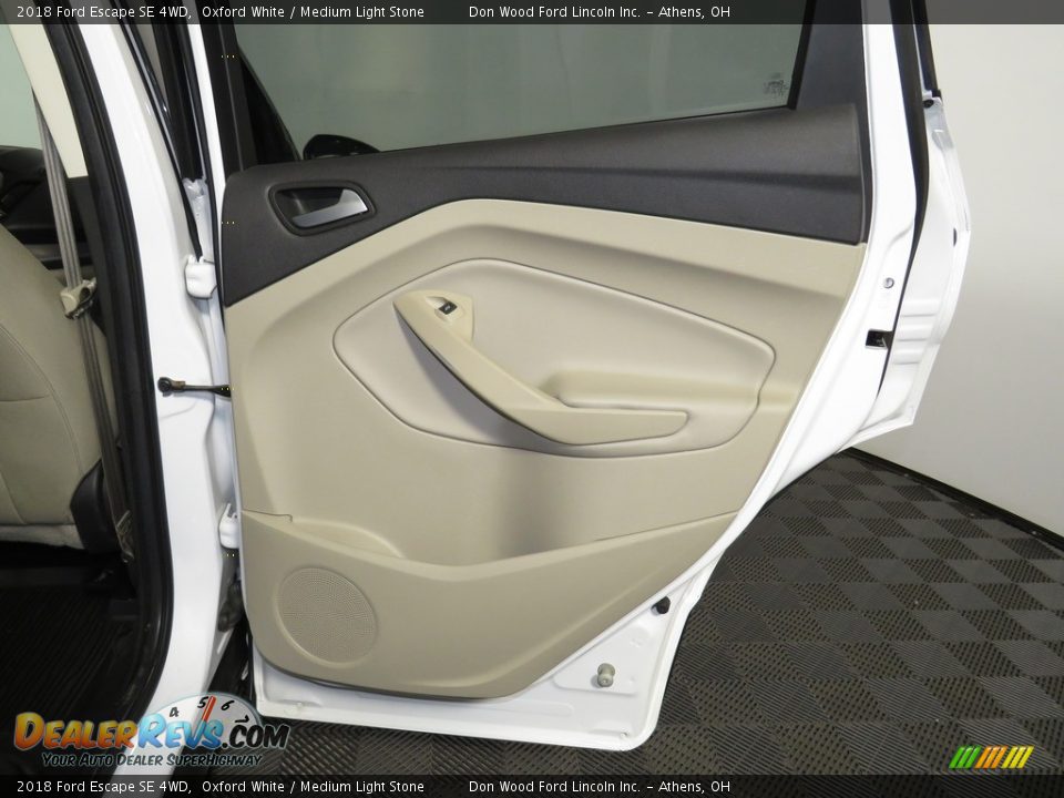 2018 Ford Escape SE 4WD Oxford White / Medium Light Stone Photo #23
