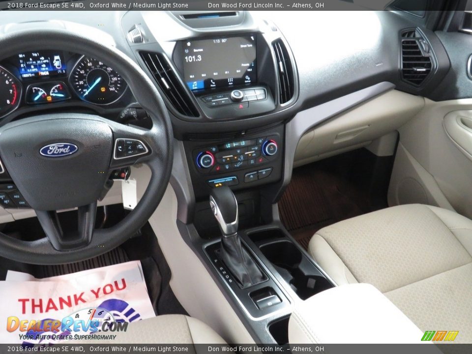 2018 Ford Escape SE 4WD Oxford White / Medium Light Stone Photo #31