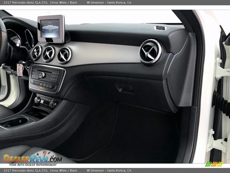 2017 Mercedes-Benz GLA 250 Cirrus White / Black Photo #28
