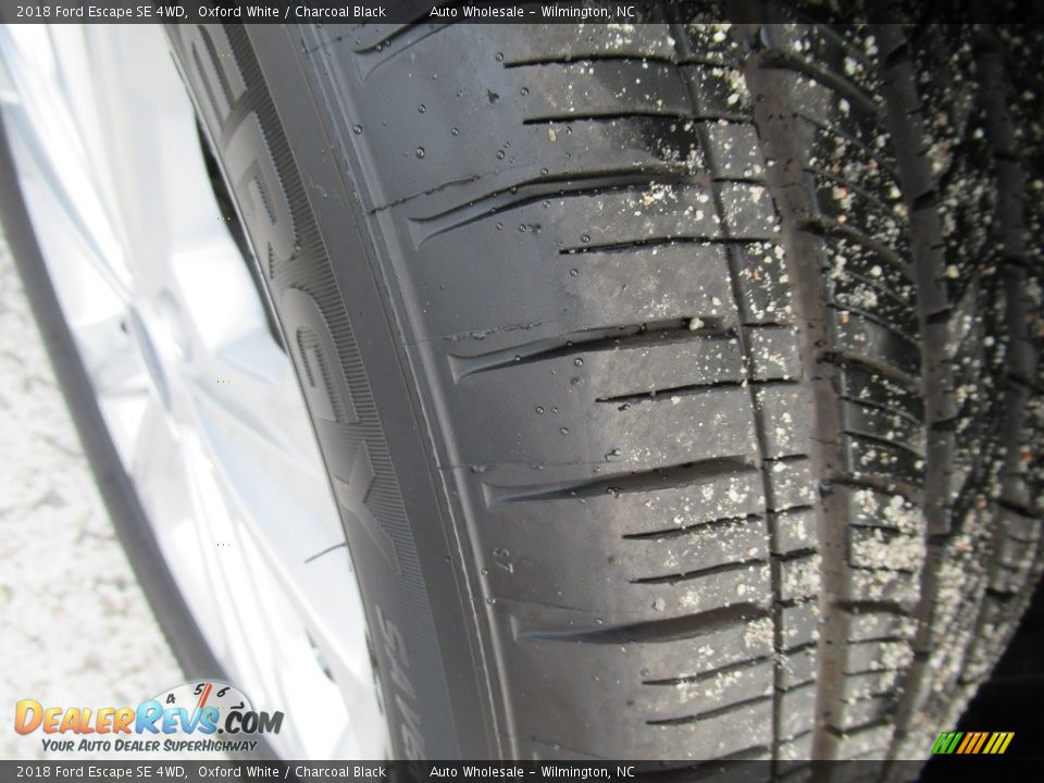 2018 Ford Escape SE 4WD Oxford White / Charcoal Black Photo #9