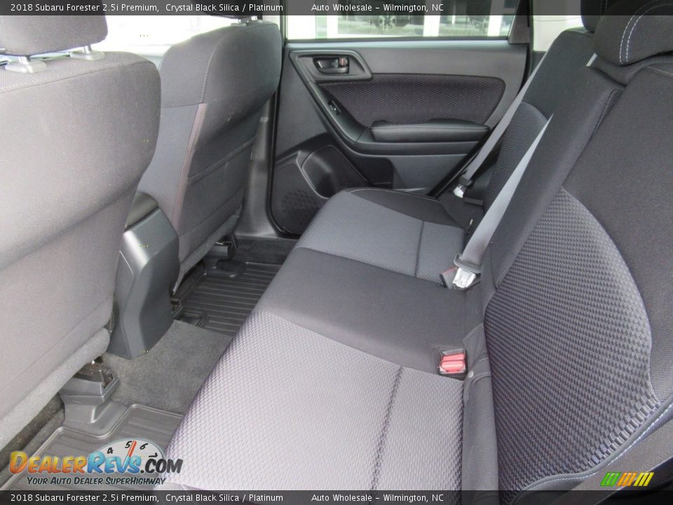 2018 Subaru Forester 2.5i Premium Crystal Black Silica / Platinum Photo #12
