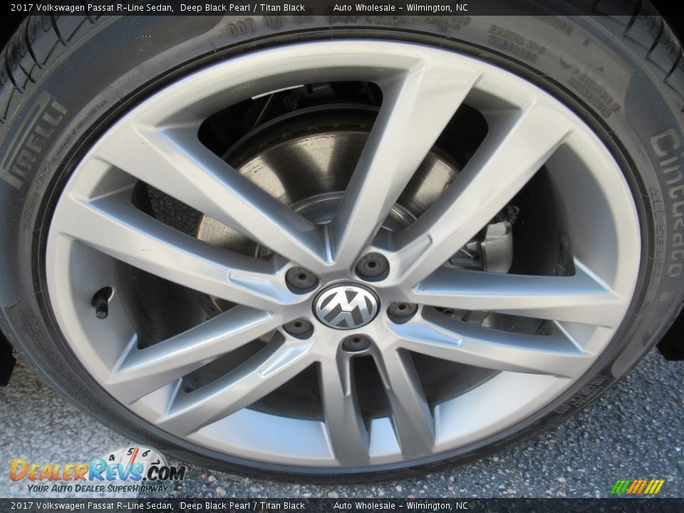 2017 Volkswagen Passat R-Line Sedan Deep Black Pearl / Titan Black Photo #7