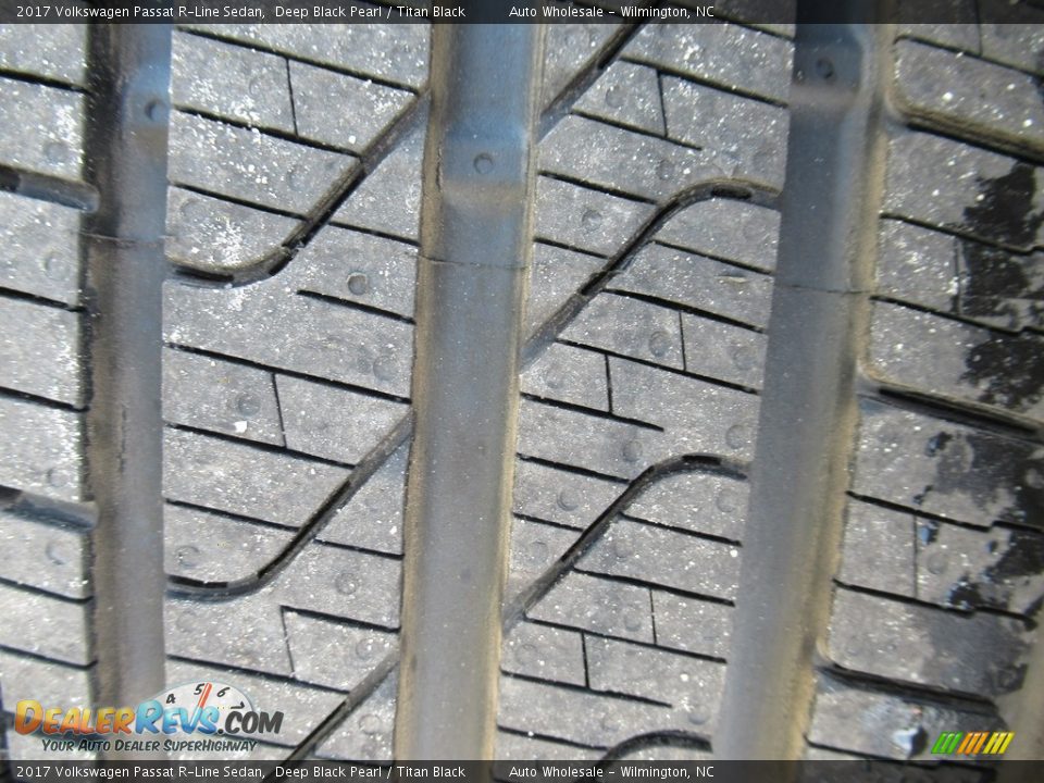 2017 Volkswagen Passat R-Line Sedan Deep Black Pearl / Titan Black Photo #9